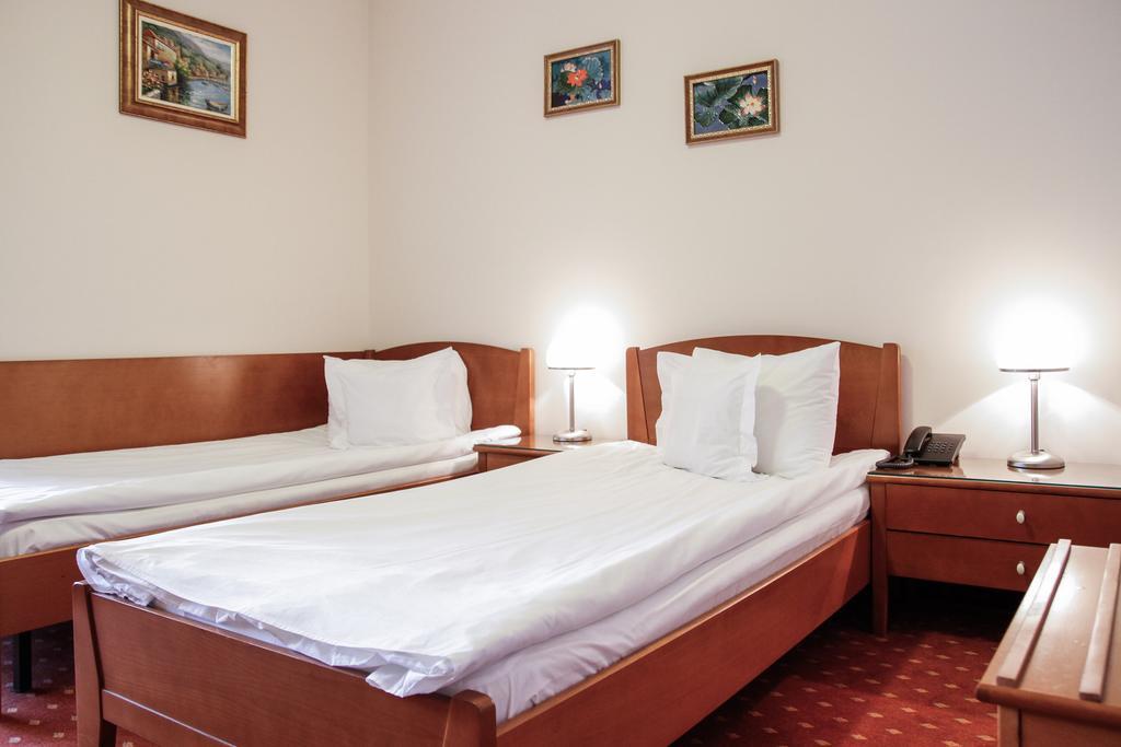 Hotel Hermes Alba Iulia Exterior photo